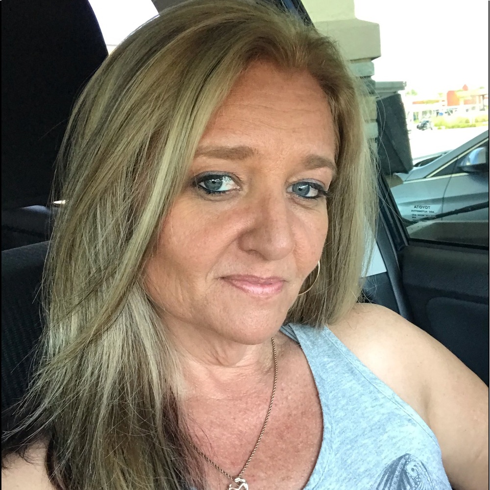 Meet your posher, Sofia. Welcome!